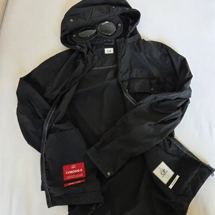 [BUNJANG] CP Company Chrome-R Nycra Goggle Hooded Jacket / CP컴퍼니 나이크라 고글 바람막이