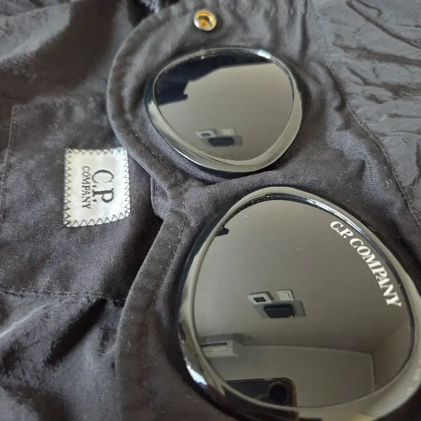 [BUNJANG] CP Company Chrome-R Nycra Goggle Hooded Jacket / CP컴퍼니 나이크라 고글 바람막이