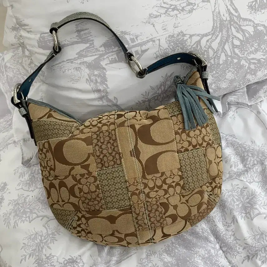 [BUNJANG] Coach Patchwork Tassel Hobo Shoulder Bag / 코치 패치워크 호보 태슬 숄더백