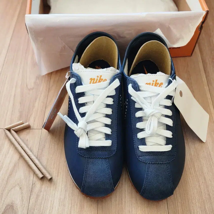 [SOLD OUT] [새상품] 나이키w 코르테즈 레더 HQ1841-400 미드나이트 네이비