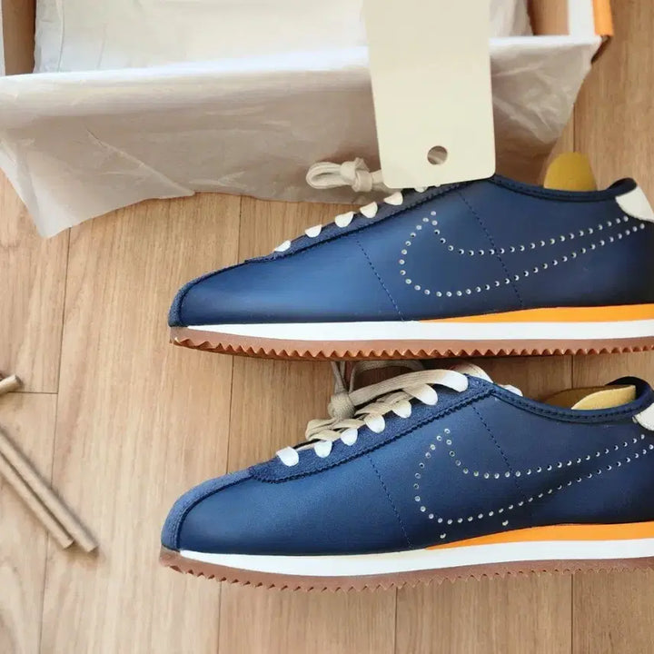 [SOLD OUT] [새상품] 나이키w 코르테즈 레더 HQ1841-400 미드나이트 네이비