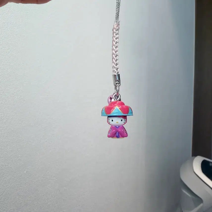 [BUNJANG] Vintage Hello Kitty Traditional Satgat Strap / 고전 헬로키티 전통 삿갓 스트랩