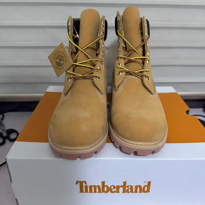 [BUNJANG] Timberland Premium 6-Inch Waterproof Boots Wheat Nubuck Wide 260mm / 팀버랜드 프리미엄 6인치 워터프루프 부츠 위트 누벅 - 와이드 260MM
