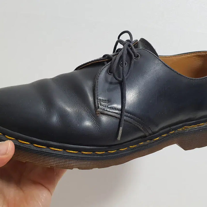[BUNJANG] Dr. Martens Shoes Size 9 (Approx. 275) / (잉글랜드) 닥터마틴 구두 9사이즈 (275정도)