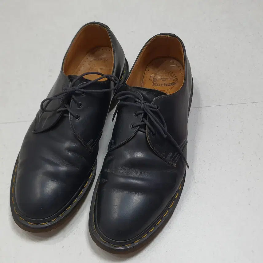 [BUNJANG] Dr. Martens Shoes Size 9 (Approx. 275) / (잉글랜드) 닥터마틴 구두 9사이즈 (275정도)