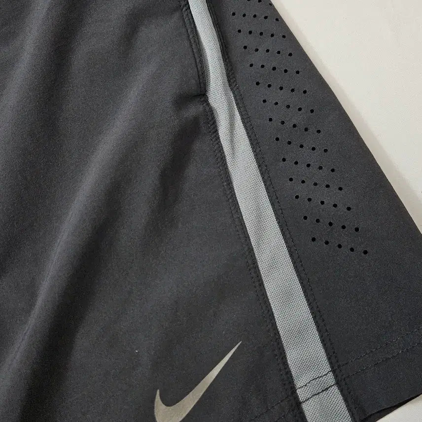 [BUNJANG] Nike Woven Tech Shorts L / 나이키 우븐테크 숏팬츠 반바지 쇼츠 기능성 스포츠 올드스쿨 L