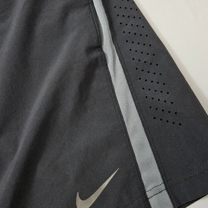 [BUNJANG] Nike Woven Tech Shorts L / 나이키 우븐테크 숏팬츠 반바지 쇼츠 기능성 스포츠 올드스쿨 L