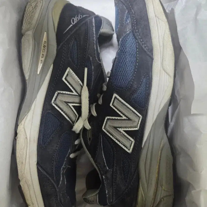[BUNJANG] New Balance 990v3 Navy Sneakers / 뉴발란스 990v3 네이비 운동화