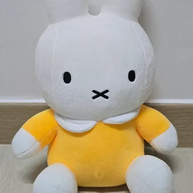 [BUNJANG] Miffy Yellow Plush Doll / 미피 노란색 인형 봉제인형