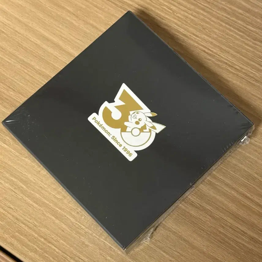 [BUNJANG] Pokemon 30th Anniversary May Limited Edition Badge / 포켓몬 30주년 뱃지 5월