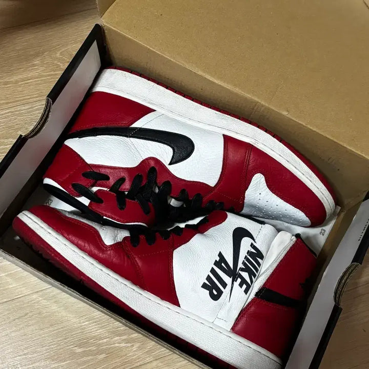 [BUNJANG] Jordan 1 Rebel XX Chicago US 8.5 / (W) 조던 1 레블 XX 시카고 265