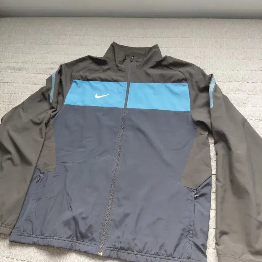 [BUNJANG] Nike Windbreaker Jacket / 나이키 바람막이 L
