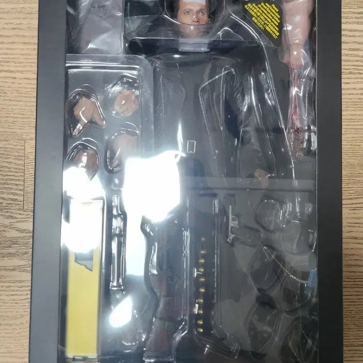 [BUNJANG] Hot Toys Terminator T-800 2.0 Normal Version / 핫토이 터미네이터 T800 2.0노멀 버젼 판매합니다.