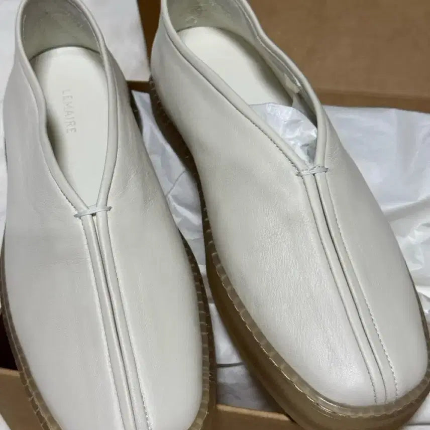 [BUNJANG] Lemaire Linoleum Chinese Loafers White 255 New / 르메르 리놀륨 차이니즈 로퍼 화이트 255 새상품