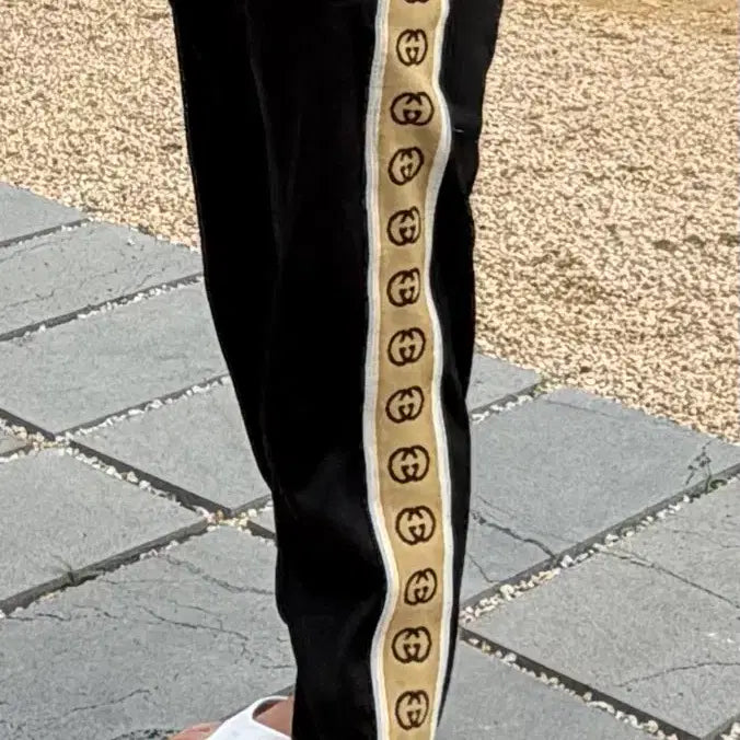 [BUNJANG] Gucci Interlocking GG Logo Track Pants / {새상품급/M} 구찌 인터로킹 GG 로고 트레이닝 팬츠