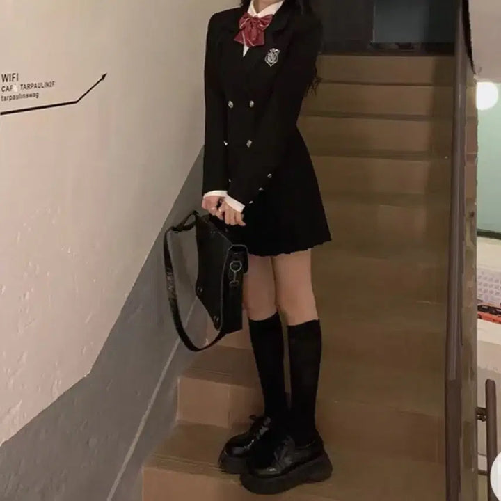 [BUNJANG] XL Size British School Uniform (Jacket + Bowtie) for Graduation Photoshoots / 졸업사진 영국교복 xl사이즈(옷핀사용가능!)