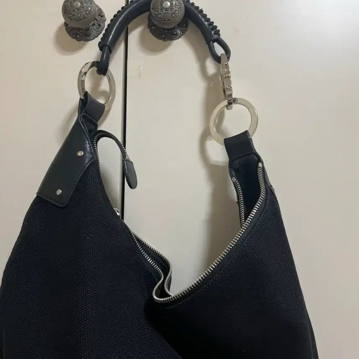 [BUNJANG] Black Canvas Hobo Shoulder Bag / 블랙 캔버스 호보 숄더백