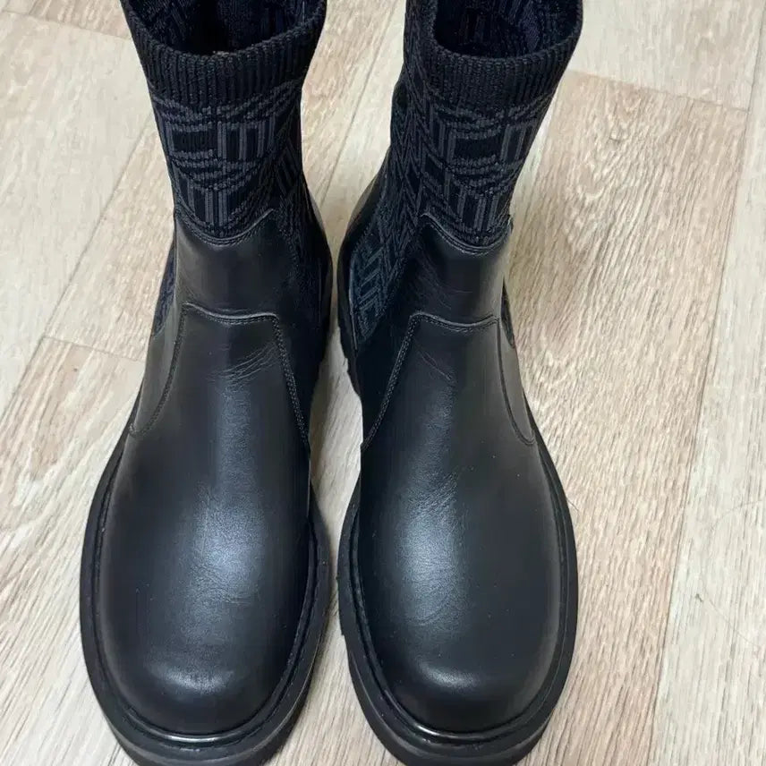 [SOLD OUT] MCM sock boots 엠씨엠 부츠 남여공용