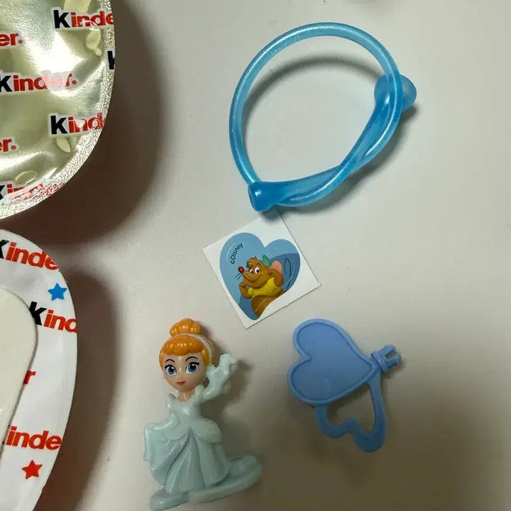 [BUNJANG] Kinder Joy Disney Princess Figurines / 킨더조이 디즈니 / 킨더조이 피규어/ 공주 피규어