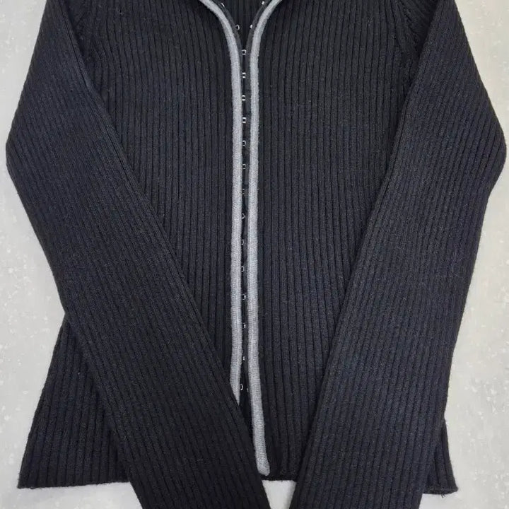 [BUNJANG] RAIVE Ribbed Knit Sweater Black / RAIVE 레이브 골지 니트