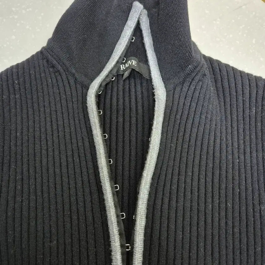 [BUNJANG] RAIVE Ribbed Knit Sweater Black / RAIVE 레이브 골지 니트