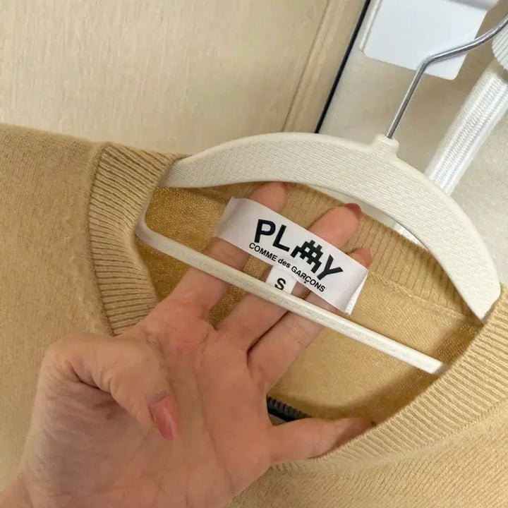 [BUNJANG] Comme des Garçons Pixel Red Heart Cardigan Beige S / 꼼데 픽셀레드하트 가디건 베이지 s