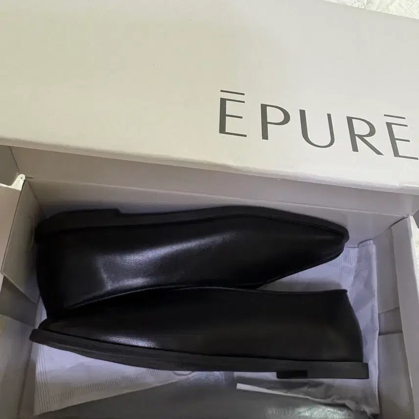 [BUNJANG] Epyure ODE V-Cut Flats Black 240 / 에퓨레 ODE V-CUT FLATS 블랙 240 새상품
