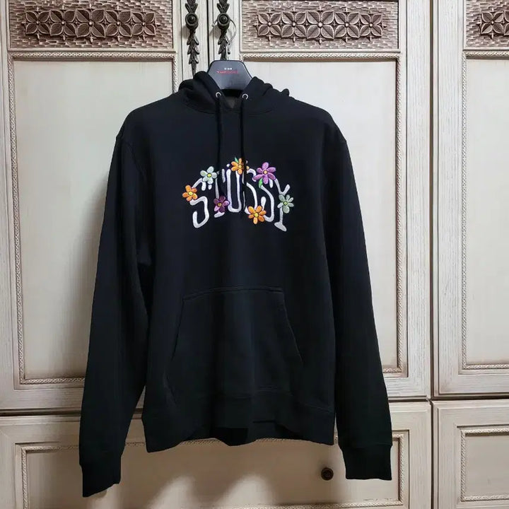 [BUNJANG] Stussy College Flower Embroidered Pullover Hoodie T-Shirt M / 스투시 컬리지 플라워 자수 풀오버 후드 티셔츠 m