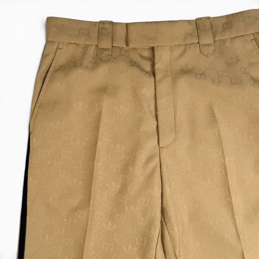 [BUNJANG] Gucci x Adidas GG Trefoil Jacquard Pants Camel / 구찌 x 아디다스 GG 트레포일 자카드 팬츠 카멜 ( 50 )