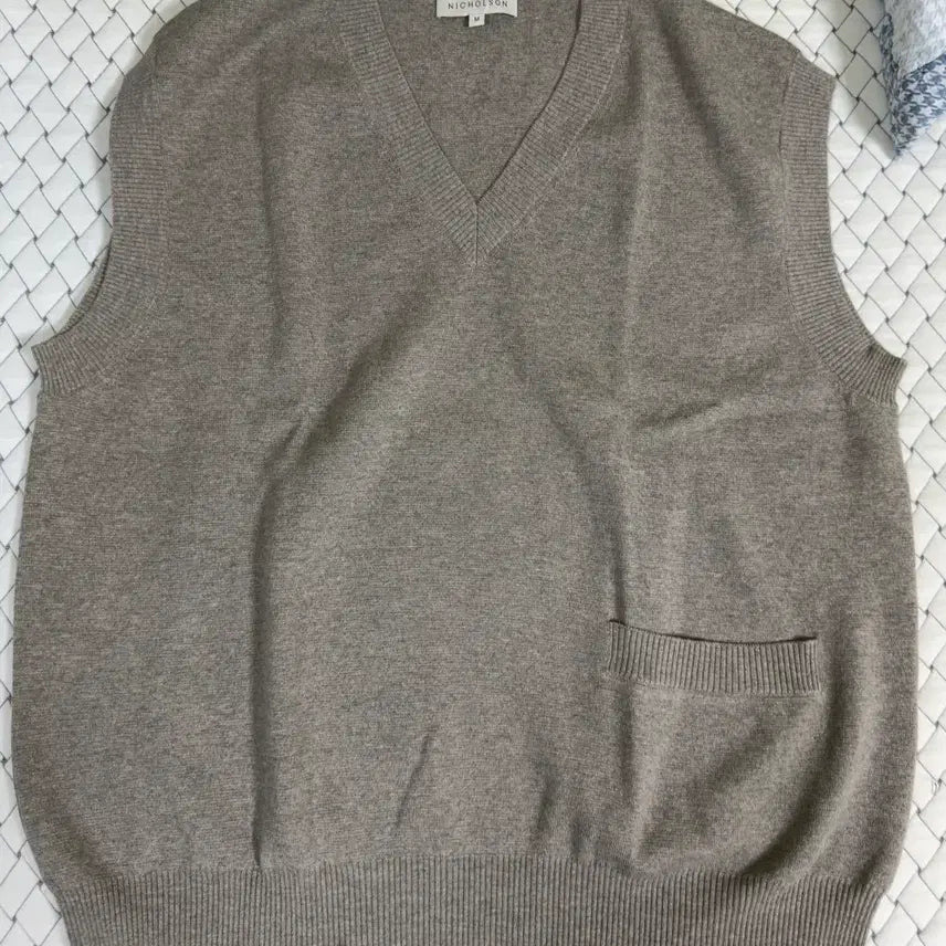 [BUNJANG] Studio Nicholson V-Neck Knit Vest Oatmeal M / 스튜디오니콜슨 브이넥 니트 베스트 오트밀 M사이즈