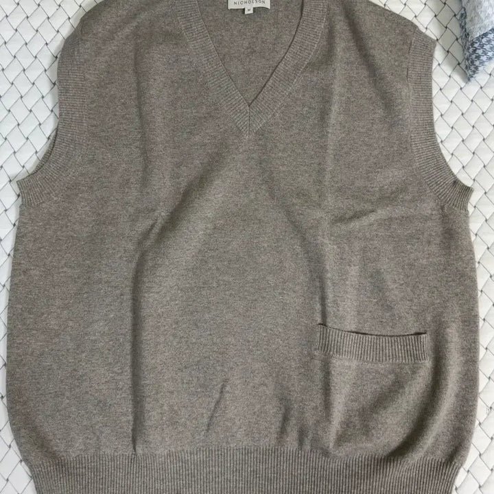 [BUNJANG] Studio Nicholson V-Neck Knit Vest Oatmeal M / 스튜디오니콜슨 브이넥 니트 베스트 오트밀 M사이즈