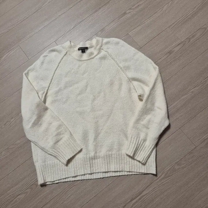 [BUNJANG] James Pearls Cashmere Knit Sweater (Size 1) / 제임스펄스 캐시미어 니트 (1사이즈)(2회착용)
