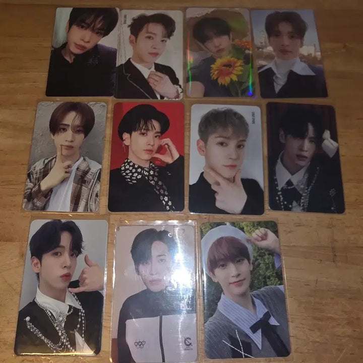 [BUNJANG] CRAVITY Photocard Bundle Set / (급처) 크래비티 포카 100장 판매/양도 합니다!!