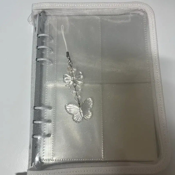 [BUNJANG] Our Motif White 6-Ring Zipper Photocard Binder with 4-Pocket Sleeves (20 Pages) / 아워모티프 화이트 6공 지퍼 포카바인더 4포켓 양면 속지 20장 포함