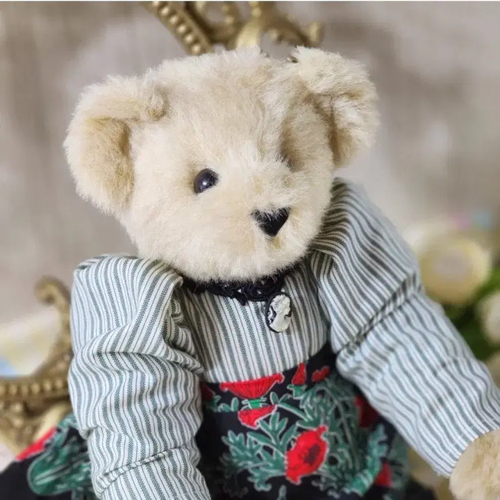 [BUNJANG] Limited Edition Cameo Bear Plush Toy / 빈티지 귀한 한정판 카메오 곰인형