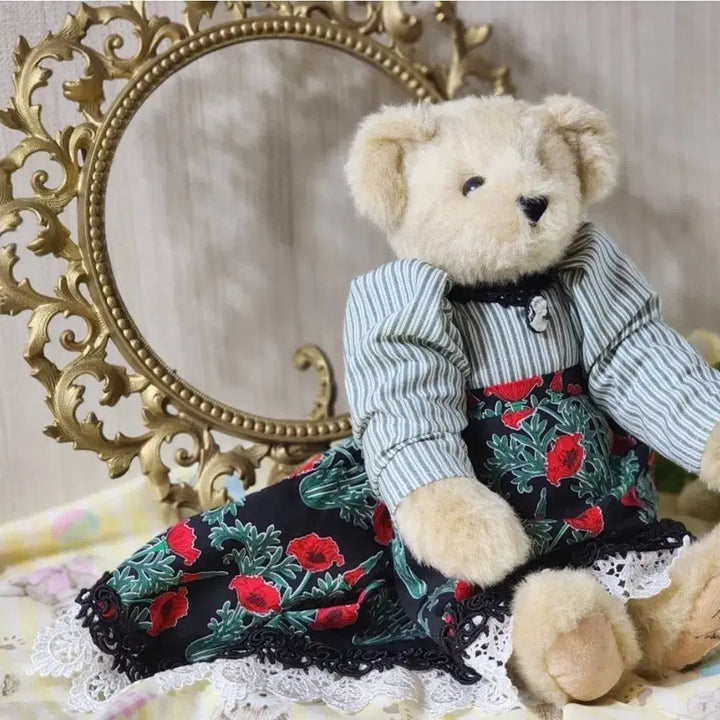 [BUNJANG] Limited Edition Cameo Bear Plush Toy / 빈티지 귀한 한정판 카메오 곰인형