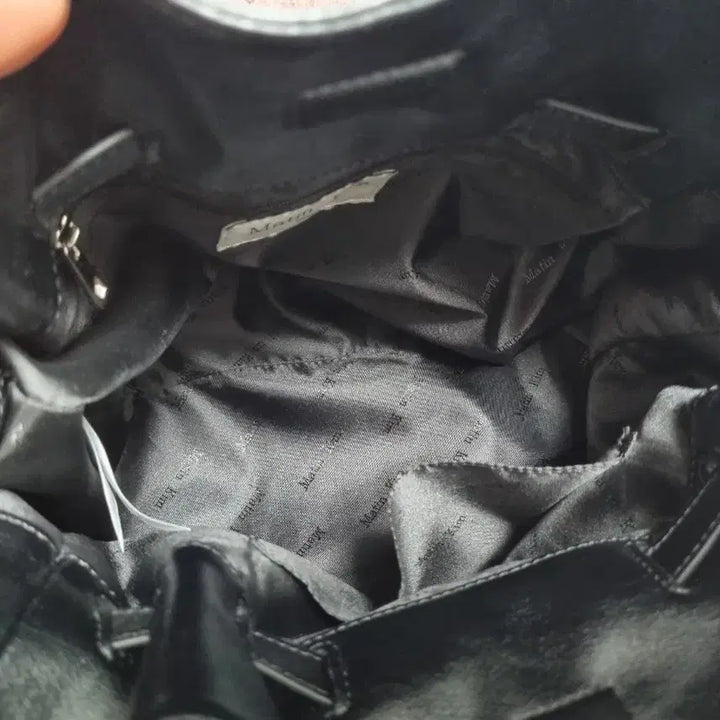 [BUNJANG] Matin Kim Belted Volume Medium Bucket Bag / 마뗑킴 벨티드 볼륨 미디움 버킷백