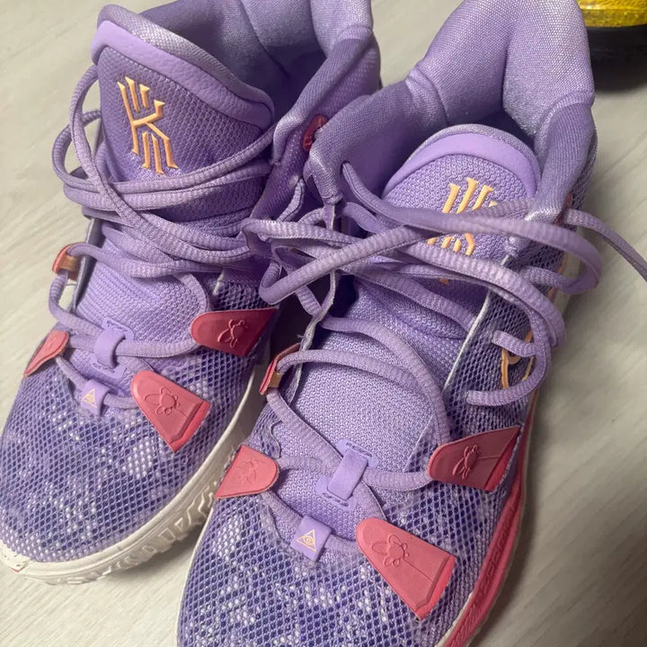[BUNJANG] Nike Kyrie 7 Daughters 250mm / 카이리 7 도터스 250 사이즈
