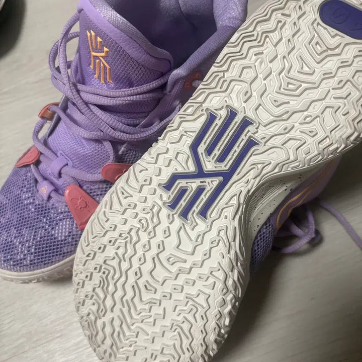 [BUNJANG] Nike Kyrie 7 Daughters 250mm / 카이리 7 도터스 250 사이즈