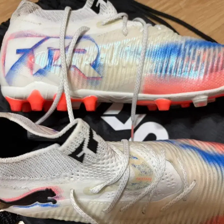 [BUNJANG] Puma Future 8 Ultimate MG Soccer Cleats 260 / 푸마 퓨처 8 얼티메이트 MG 축구화 260