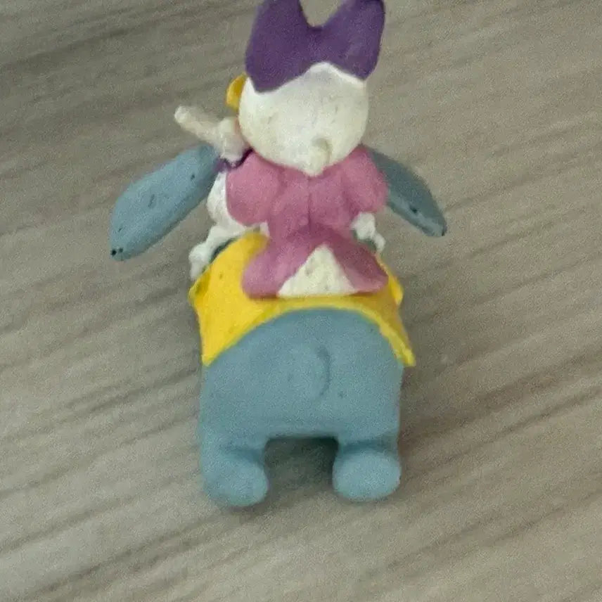 [BUNJANG] Disney Daisy Duck Elephant Figure / 디즈니 데이지 오리 코끼리 피규어