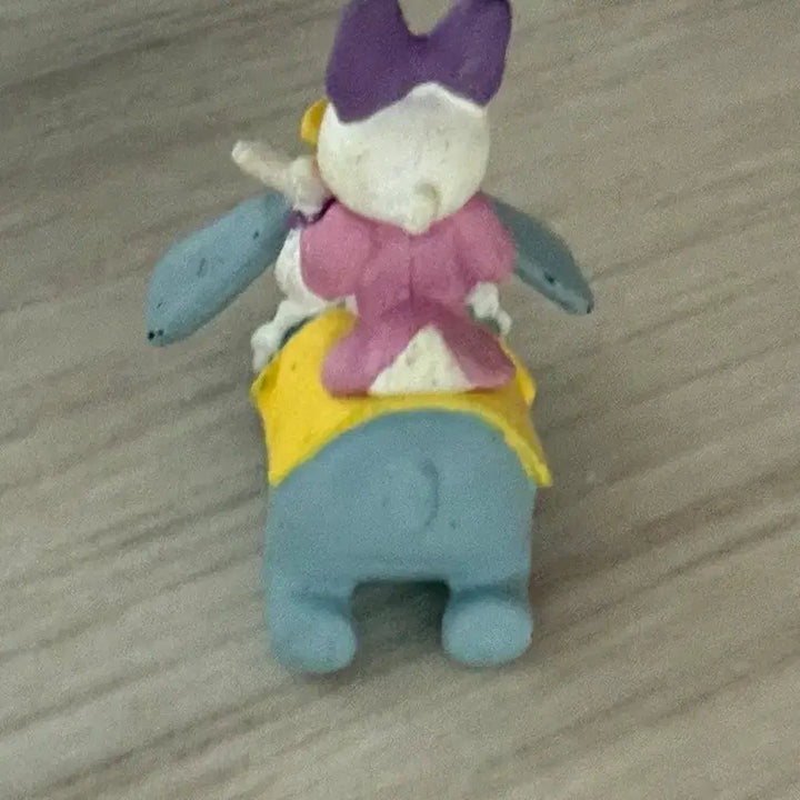 [BUNJANG] Disney Daisy Duck Elephant Figure / 디즈니 데이지 오리 코끼리 피규어