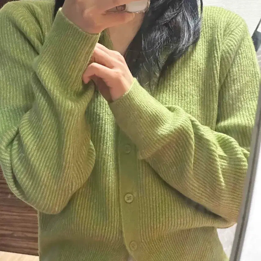 [BUNJANG] Mint V-Neck Knit Cardigan / 연두색 브이넥 니트 가디건
