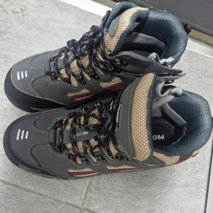 [BUNJANG] Prospecs &amp; Hanwha Heavy Industries 6-inch &amp; 8-inch Safety Boots (Pair) / 안전화 두켤레