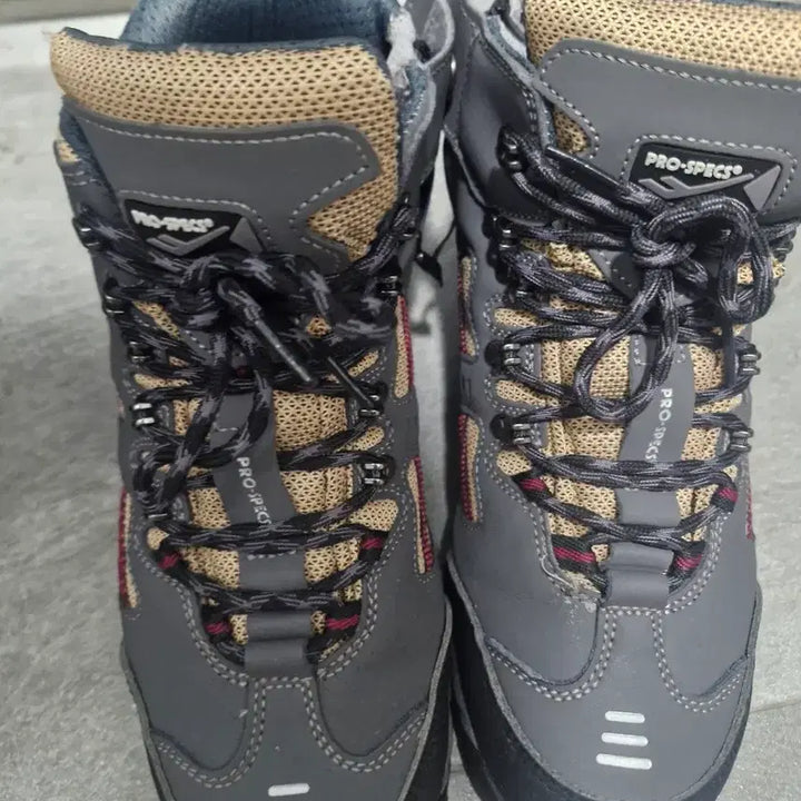 [BUNJANG] Prospecs &amp; Hanwha Heavy Industries 6-inch &amp; 8-inch Safety Boots (Pair) / 안전화 두켤레