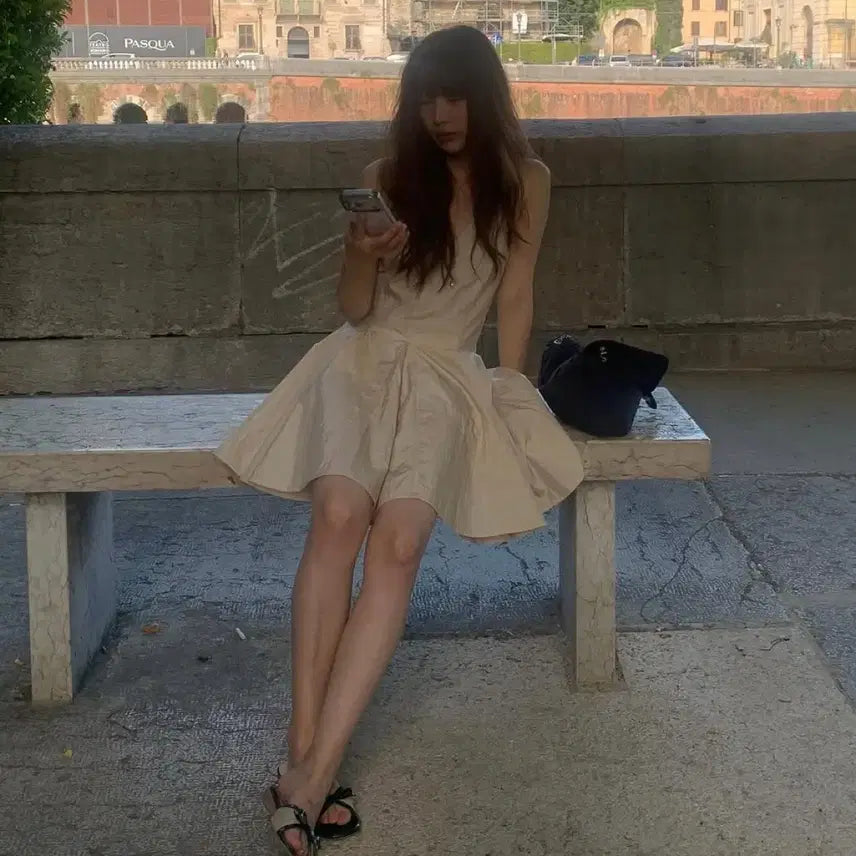 [BUNJANG] Overdue Flare Gored Mini Dress Beige / [택O미시착새상품] 오버듀플레어 고어드 미니 드레스 베이지 gored
