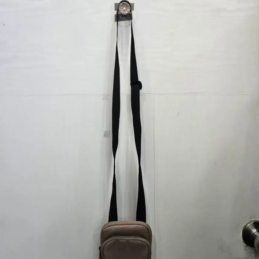 [BUNJANG] DYNAFIT Mini Crossbody Bag / DYNAFIT 다이나핏 미니 크로스백 ! 깔끔한 디자인