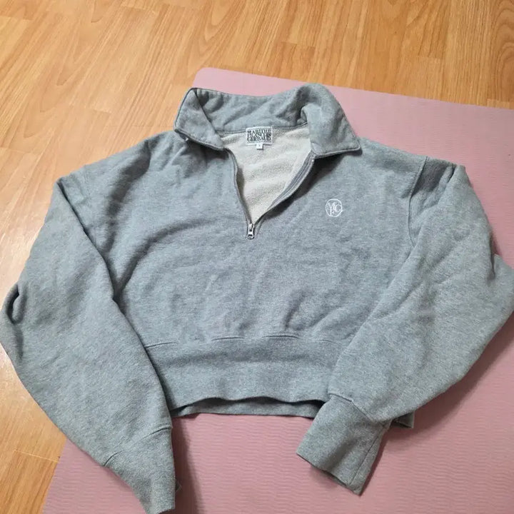 [BUNJANG] Matin Kim Cropped Sweatshirt (Gray, Size S) / 그레이 S 마뗑킴 크롭 맨투맨