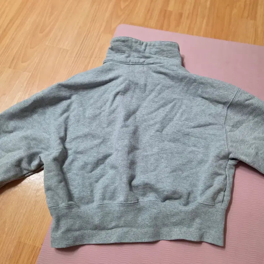 [BUNJANG] Matin Kim Cropped Sweatshirt (Gray, Size S) / 그레이 S 마뗑킴 크롭 맨투맨