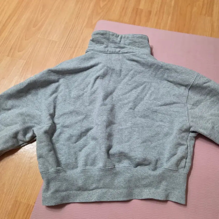 [BUNJANG] Matin Kim Cropped Sweatshirt (Gray, Size S) / 그레이 S 마뗑킴 크롭 맨투맨